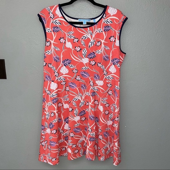 Draper James Floral Ponte Short Cap Sleeve Flattering Short Dress - Picture 3 of 7